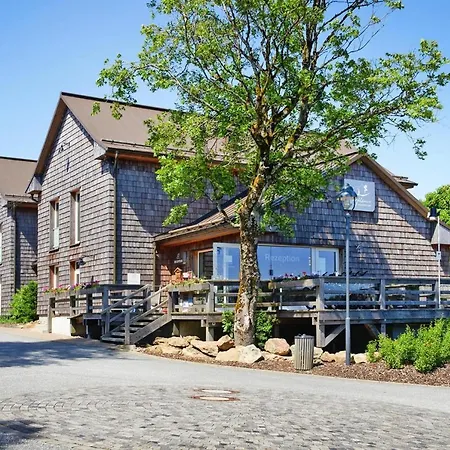 Holiday Homes, トルフハウス