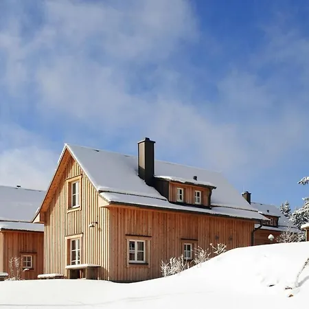 別荘 Holiday Homes, トルフハウス
