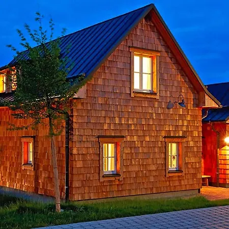 別荘 Holiday Homes, *