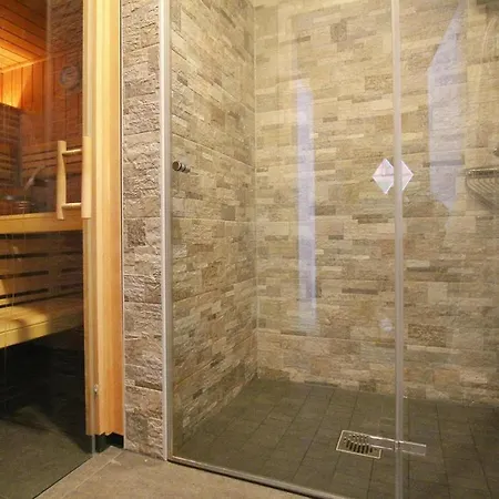 Holiday Homes, * トルフハウス